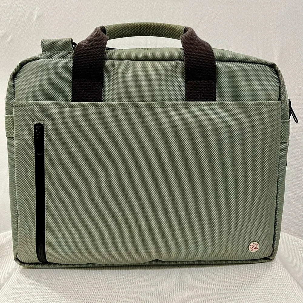 Token Lawrence Laptop bag, versatile w amazing storage and durable. Pale green